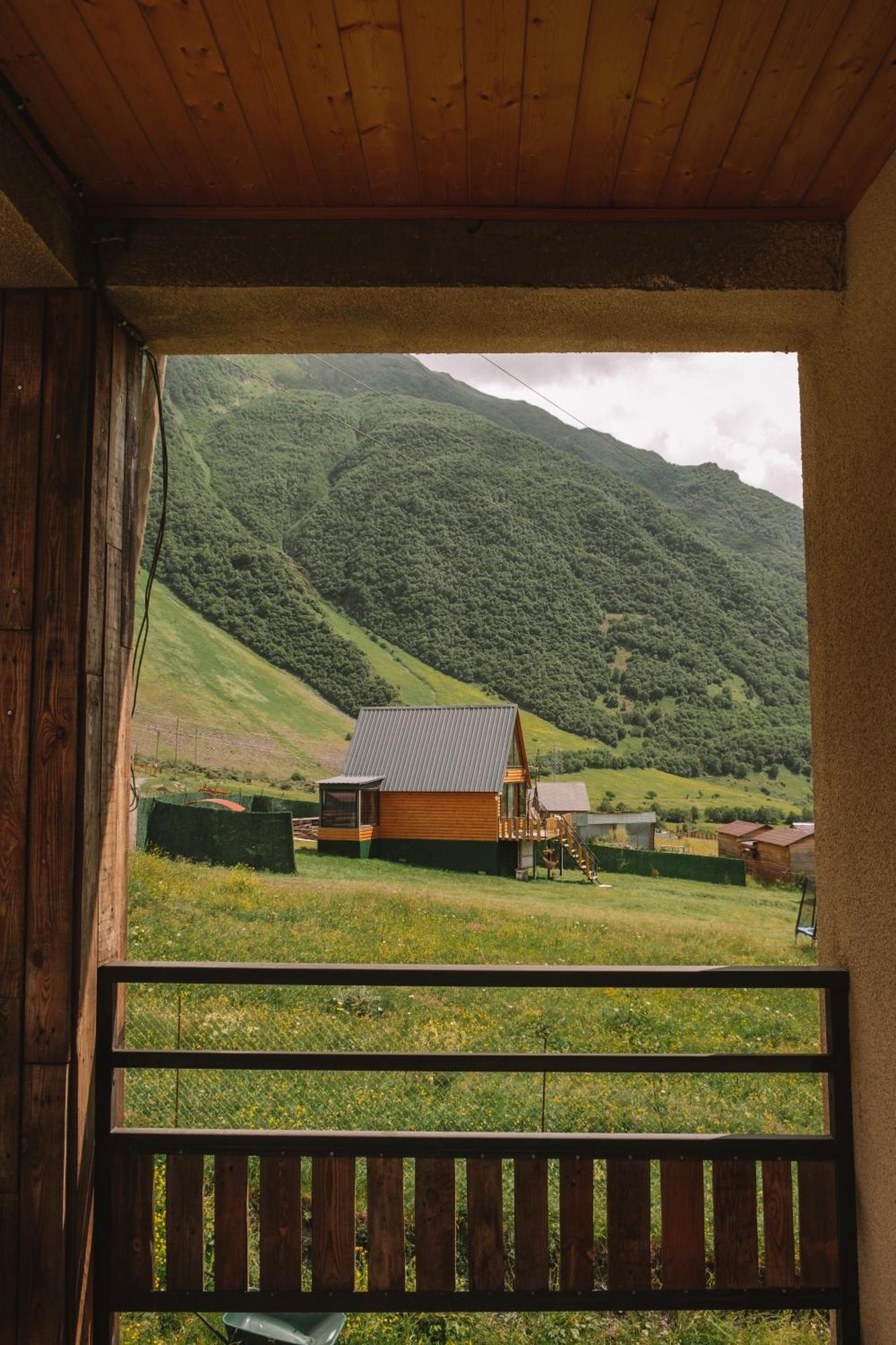 Arte In Kazbegi Hotel Exterior foto