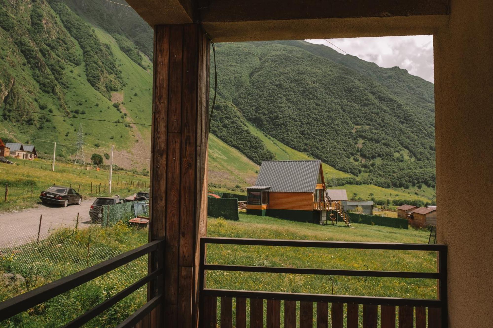 Arte In Kazbegi Hotel Exterior foto